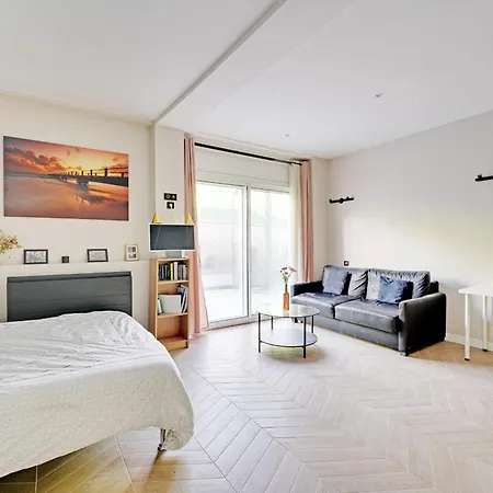 Apartment Bright And Quiet In *